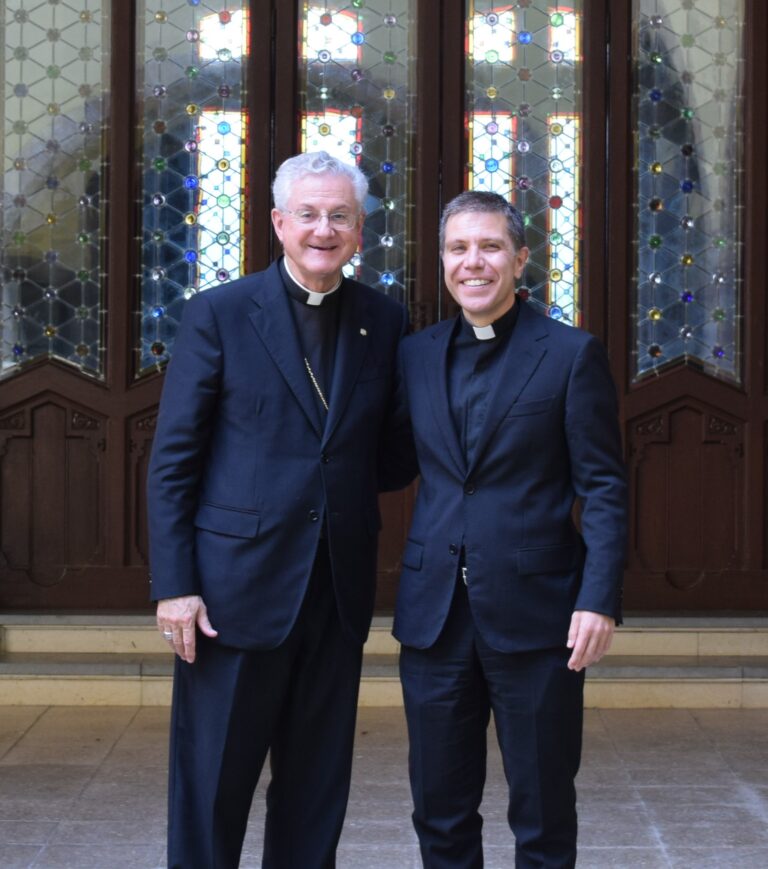 Relleu episcopal al nostre Bisbat